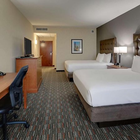 Drury Inn & Suites Charlotte Arrowood Exteriör bild
