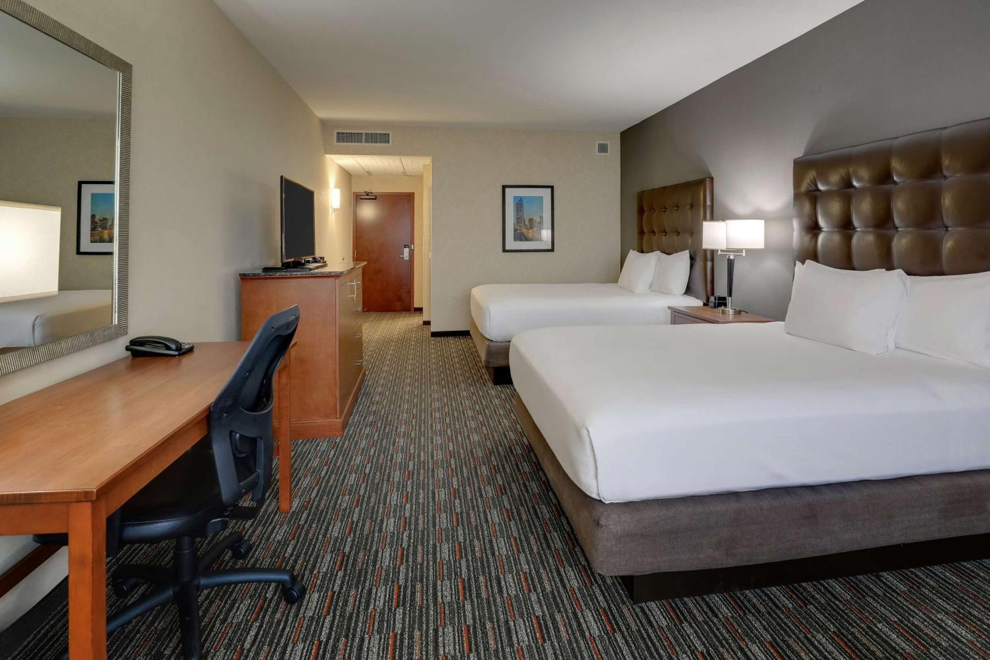Drury Inn & Suites Charlotte Arrowood Exteriör bild