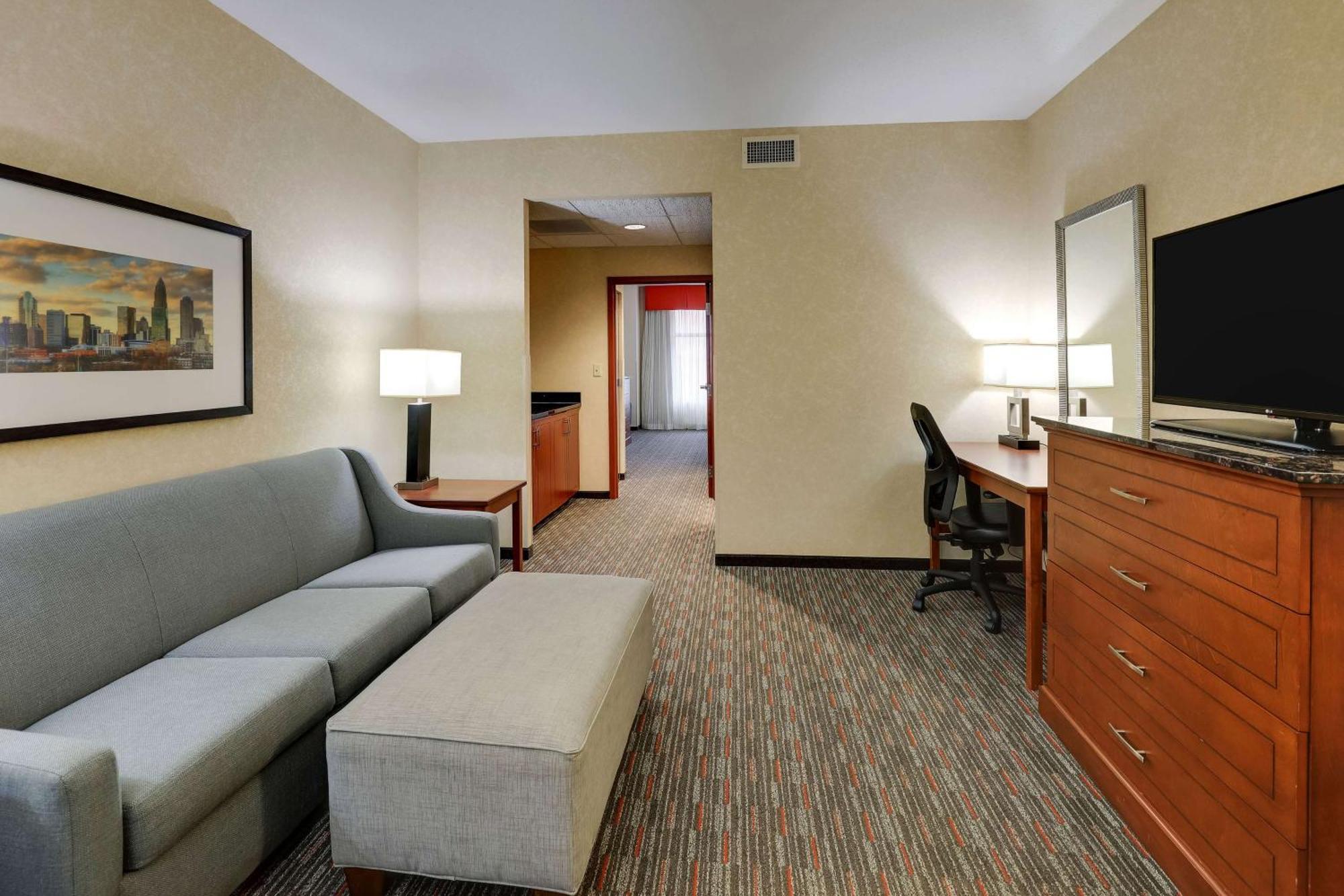 Drury Inn & Suites Charlotte Arrowood Exteriör bild