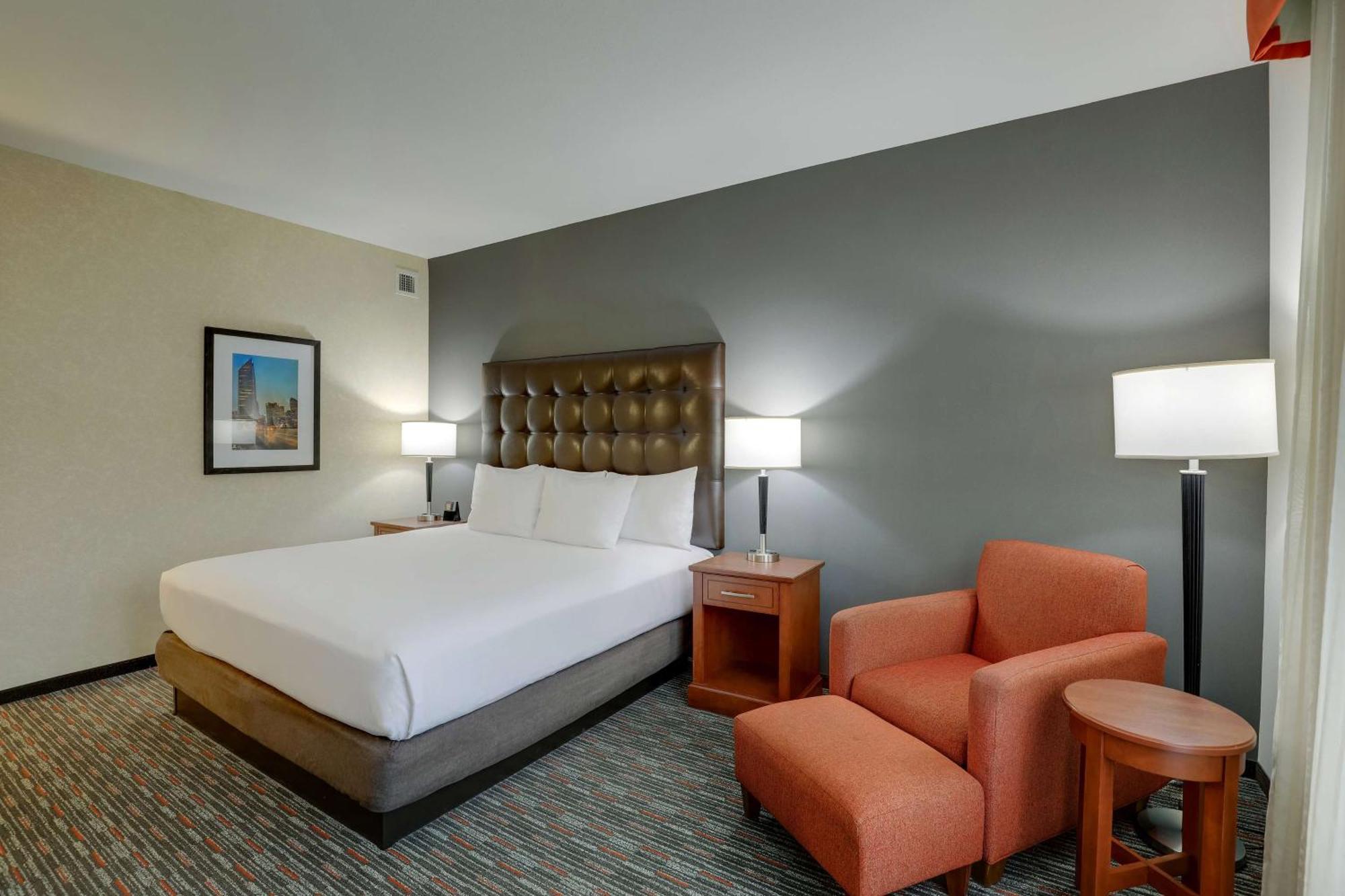 Drury Inn & Suites Charlotte Arrowood Exteriör bild