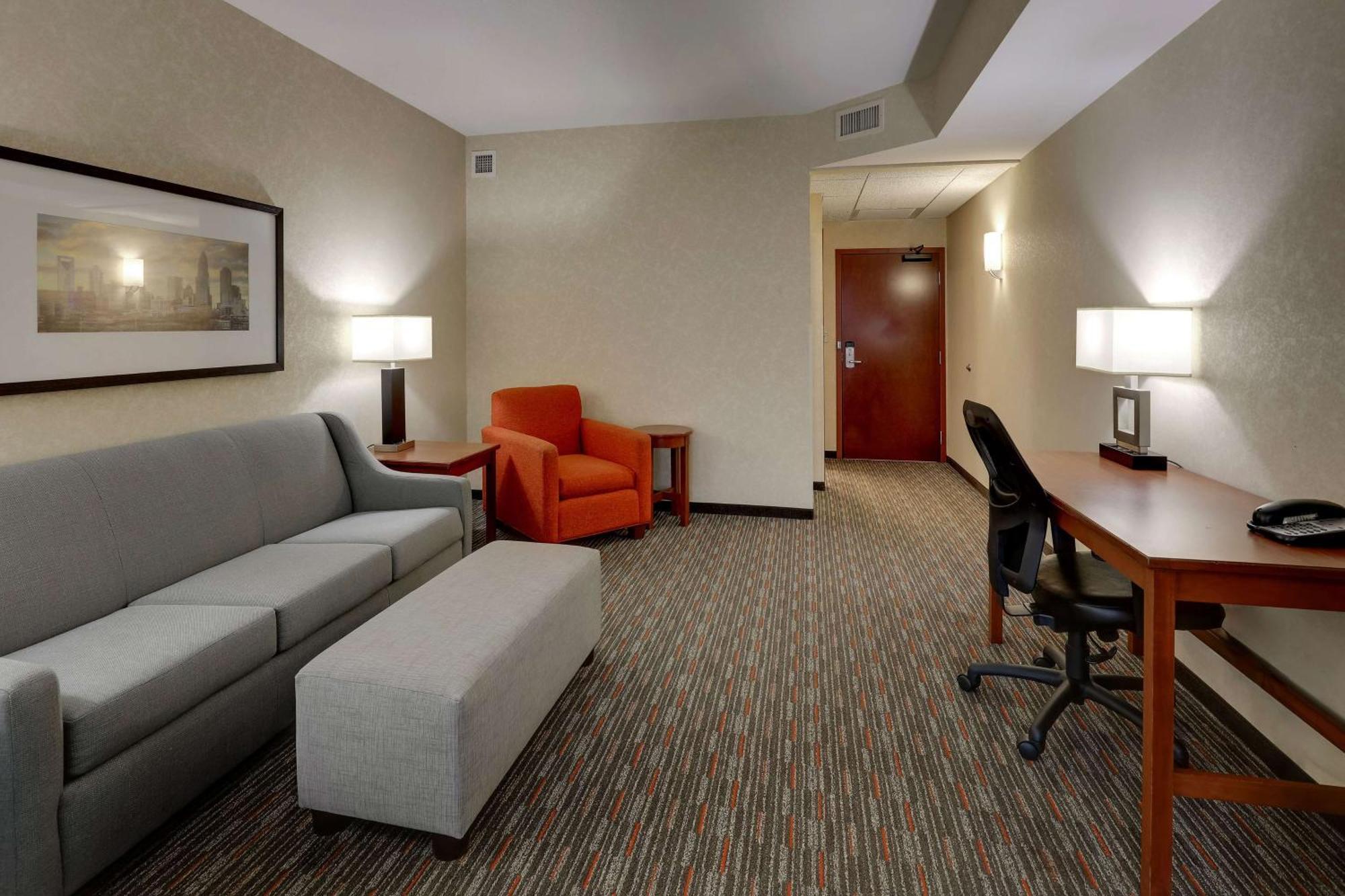 Drury Inn & Suites Charlotte Arrowood Exteriör bild
