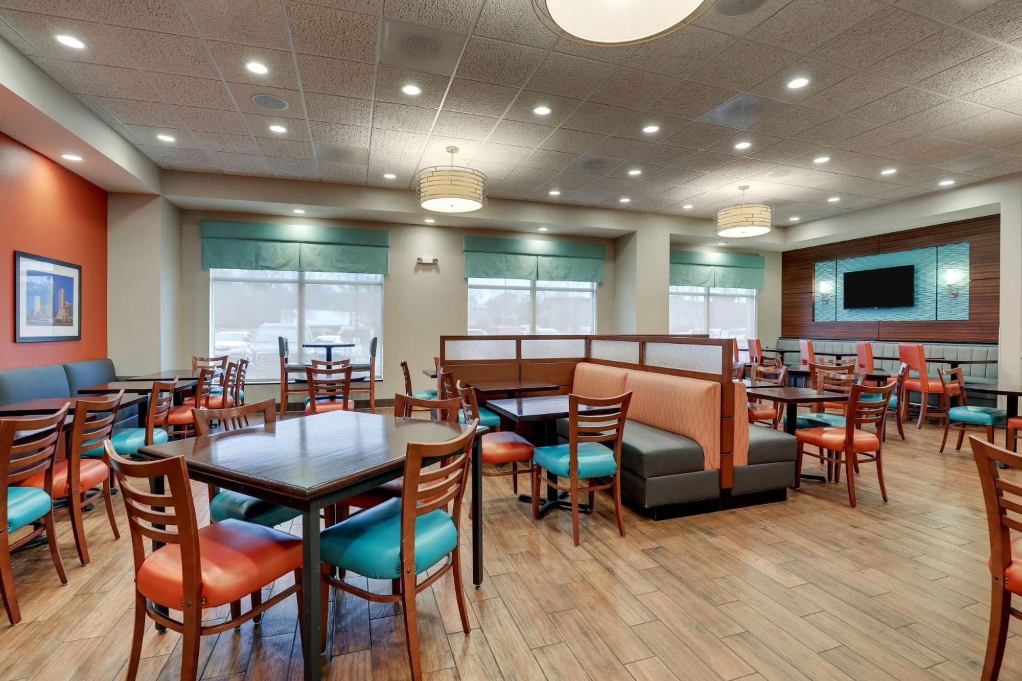 Drury Inn & Suites Charlotte Arrowood Exteriör bild