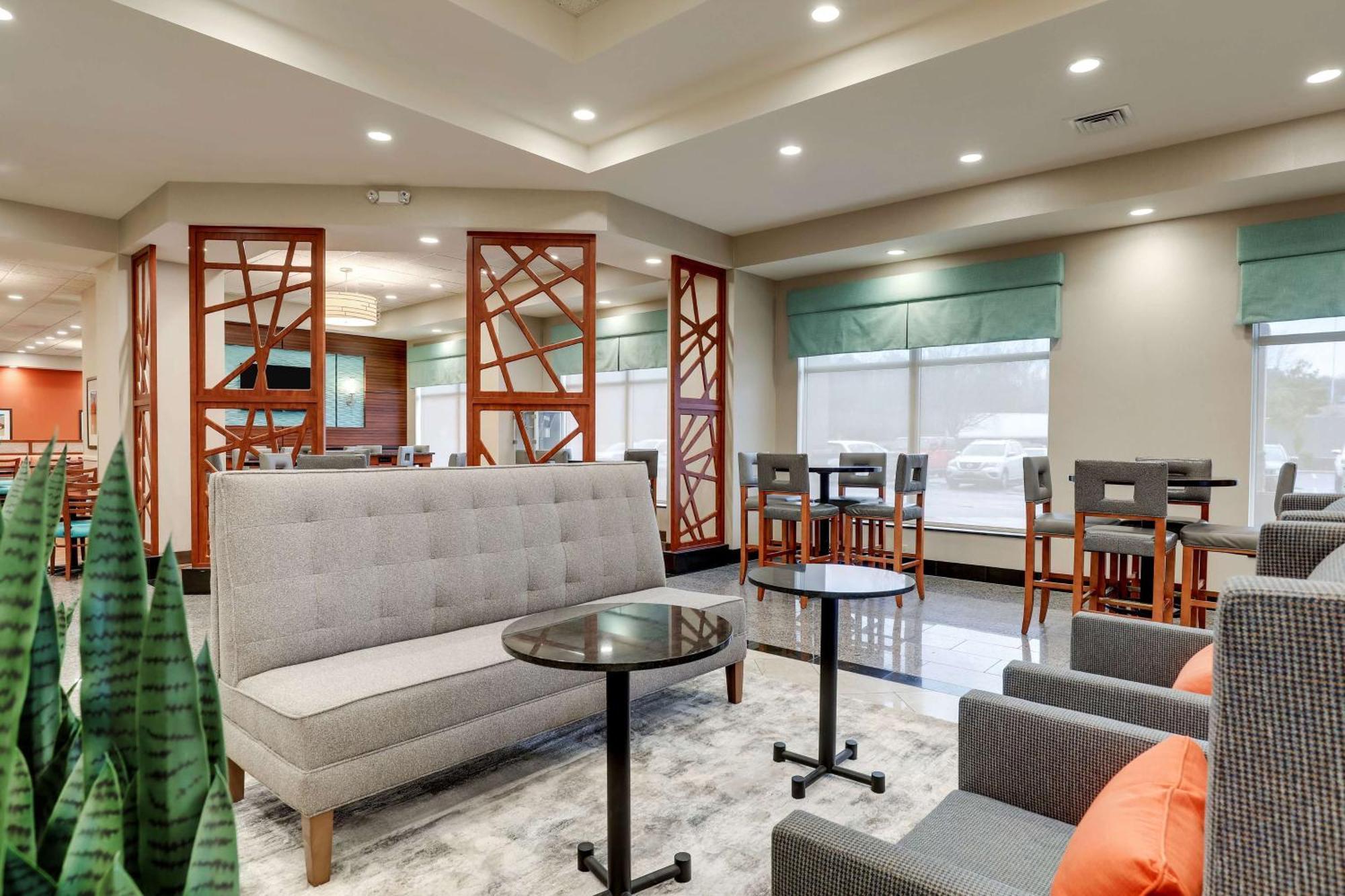 Drury Inn & Suites Charlotte Arrowood Exteriör bild